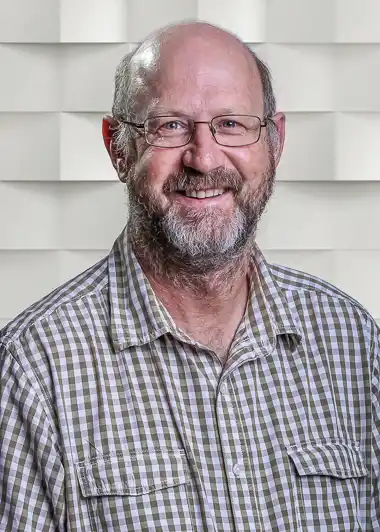 Dr Kobus Hugo